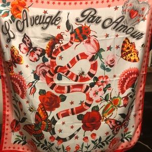 Gucci shawl L'aveugle Par Armour Scarf